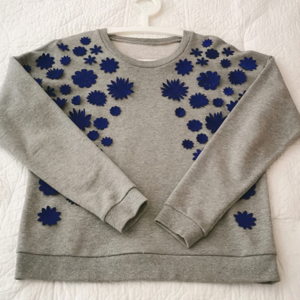 New Jcrew Collection 3D flower sweater shirt